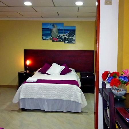 Hospedaje Brisas Del Pacifico Puerto Ayora  Buitenkant foto