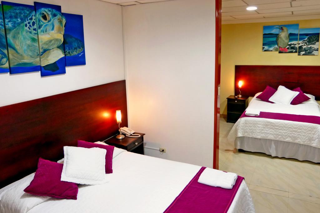 Hospedaje Brisas Del Pacifico Puerto Ayora  Buitenkant foto
